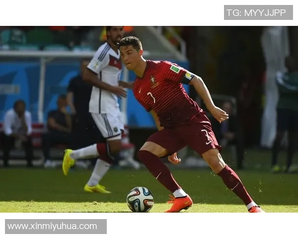 足球明星如何通过独特技巧与训练成就辉煌职业生涯的秘诀解析