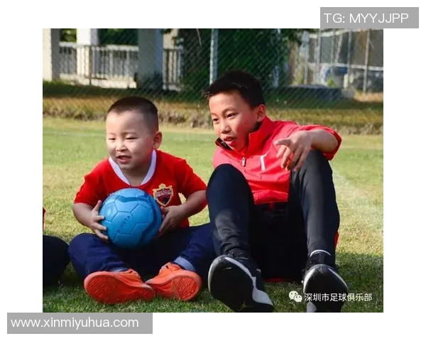 足球明星宝宝萌照大汇集让你感受足球的童趣与魅力