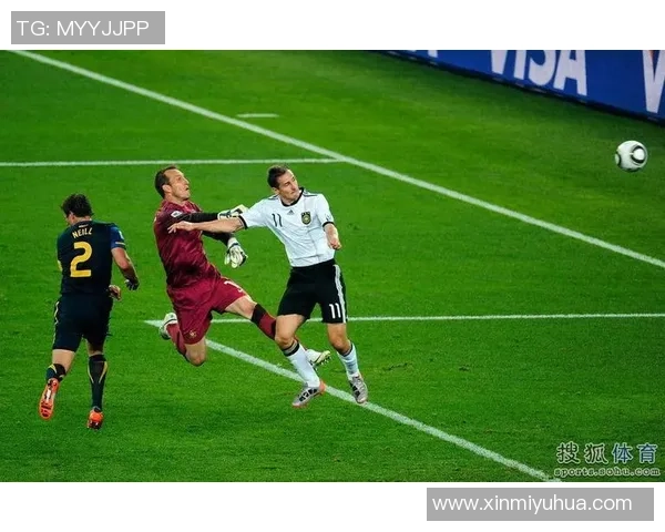 足球明星德伊夫的传奇之路与辉煌成就全景回顾